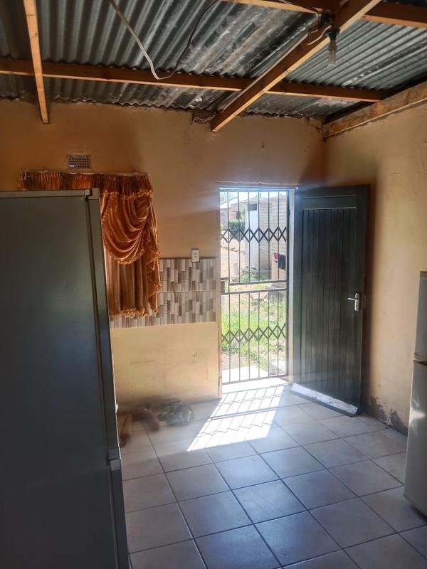 2 Bedroom Property for Sale in Botshabelo BA Free State
